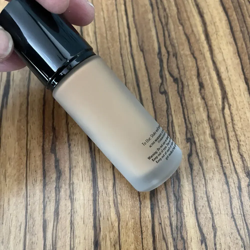 Bobbi Brown Weightless Skin Foundation SPF 15 Neutral Cool Honey